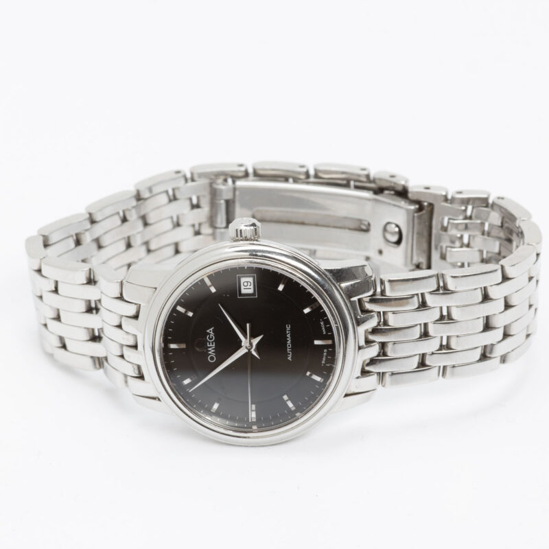 Ladies Omega de Ville Prestige Ref. 566.1050. Automatic movement. Steel case and black dial. Integrated original bracelet.