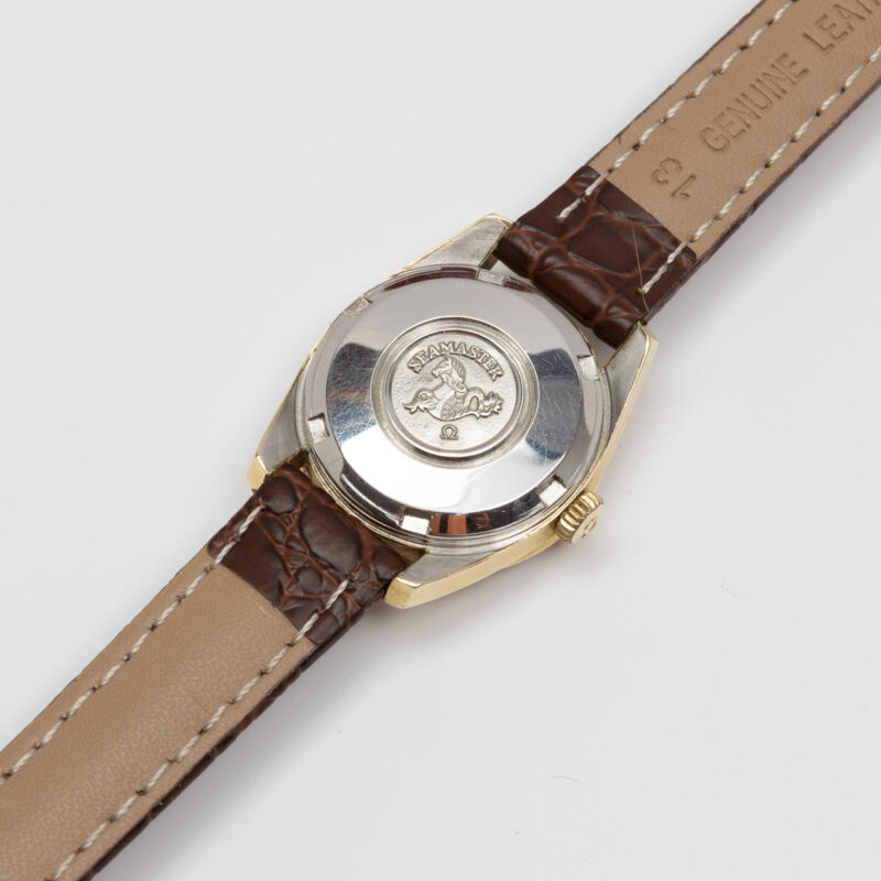 Ladies Omega Seamaster Cosmic from 1969 Ref. 566.013. Gold cap and sparkle dial. Automatic movement. 25 mm size without crown.