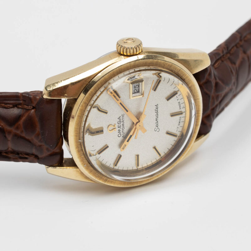 Ladies Omega Seamaster Cosmic from 1969 Ref. 566.013. Gold cap and sparkle dial. Automatic movement.