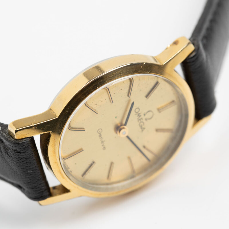 Alternative view of 1975 Omega Genève