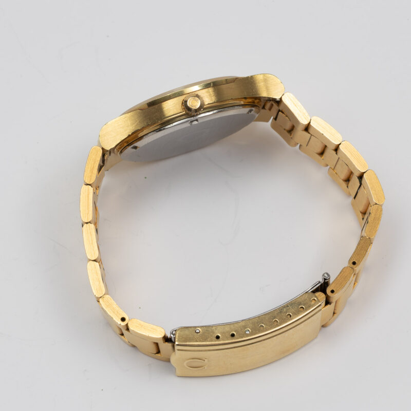 Omega Genève from 1972 Ref. 136.0103. Manual movement Gold plated. Original bracelet.