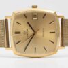 Omega Genève from 1972 Ref. 132.0052. Manual movement. Gold plated square watch. Original mesh bracelet.