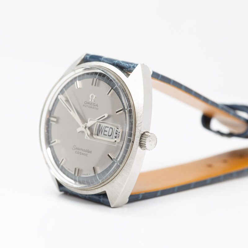 Omega Seamaster Cosmic day/date from 1969 Ref. 166.036. Automatic movement. Steel case. Dial with blue ring.