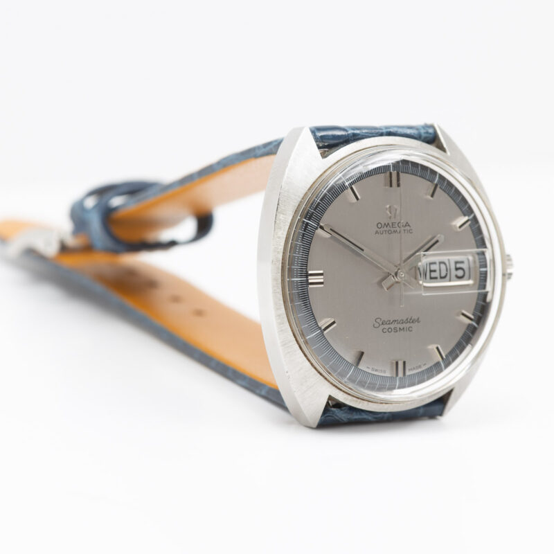 Omega Seamaster Cosmic day/date from 1969 Ref. 166.036. Automatic movement. Steel case. Dial with blue ring.