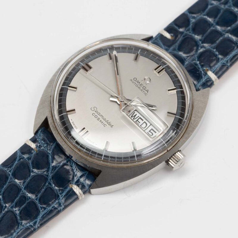 Omega Seamaster Cosmic day/date from 1969 Ref. 166.036. Automatic movement. Steel case. Dial with blue ring.