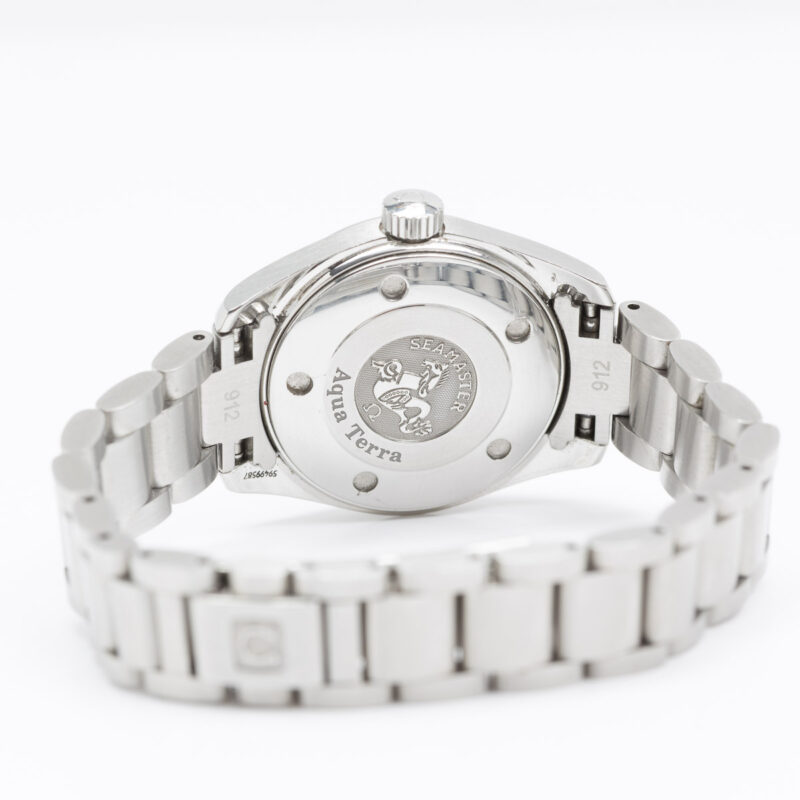 Omega Seamaster Aqua Terra 150m Ref. 2577300. Quartz movement. Steel case and white dial. Original bracelet.