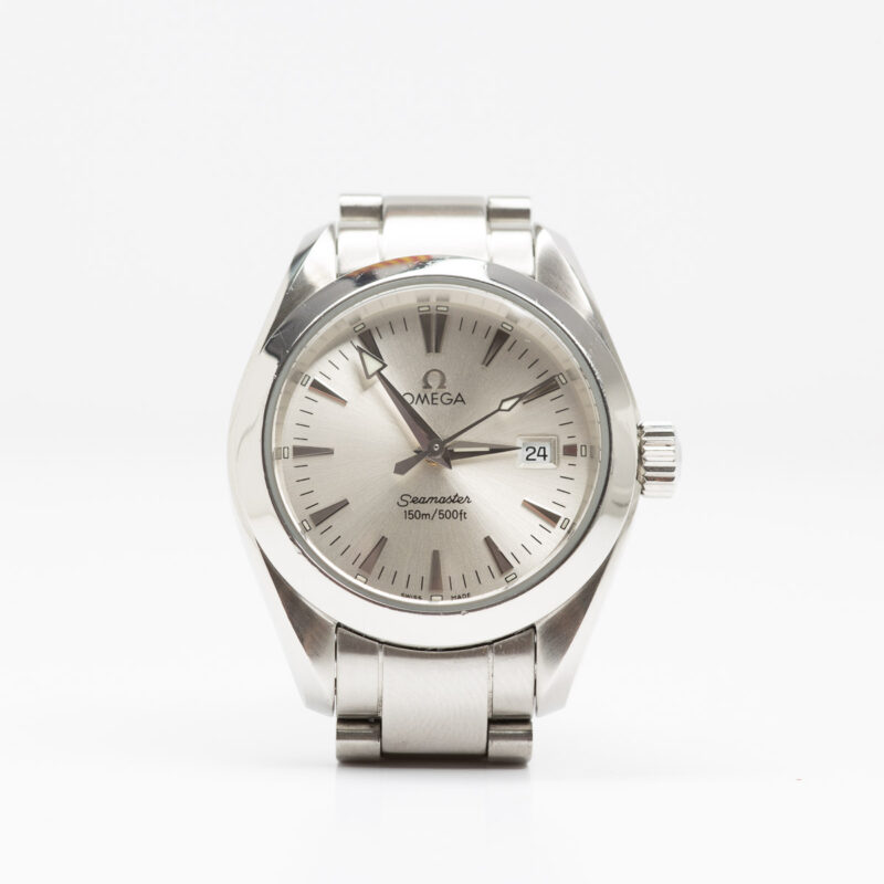 Omega Seamaster Aqua Terra 150m Ref. 2577300. Quartz movement. Steel case and white dial. Original bracelet.