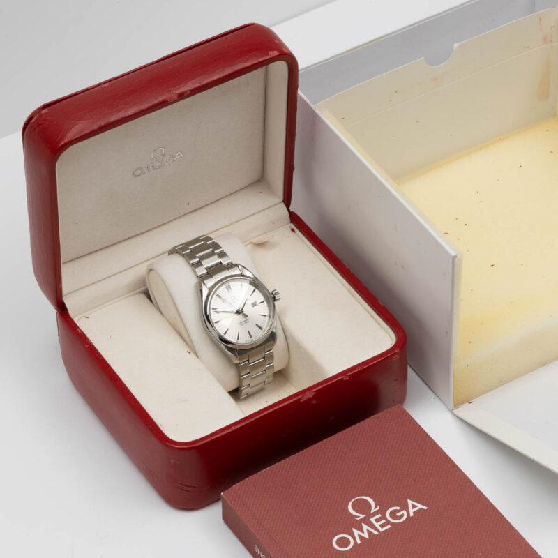 Omega Seamaster Aqua Terra 150m Ref. 2517.30. Quartz movement. Steel case and white dial. Original bracelet.