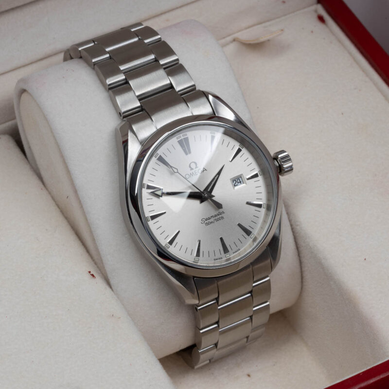 Omega Seamaster Aqua Terra 150m Ref. 2517.30. Quartz movement. Steel case and white dial. Original bracelet.