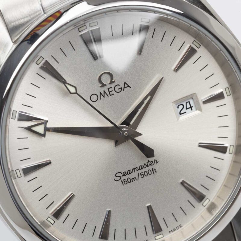 Omega Seamaster Aqua Terra 150m Ref. 2517.30. Quartz movement. Steel case and white dial. Original bracelet.
