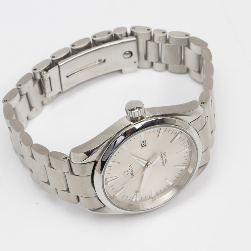 Omega Seamaster Aqua Terra 150m Ref. 2517.30. Quartz movement. Steel case and white dial. Original bracelet.