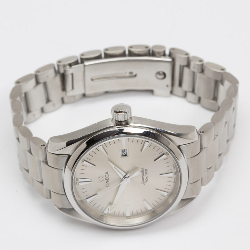 Omega Seamaster Aqua Terra 150m Ref. 2517.30. Quartz movement. Steel case and white dial. Original bracelet.