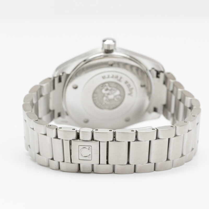 Omega Seamaster Aqua Terra 150m Ref. 2517.30. Quartz movement. Steel case and white dial. Original bracelet.