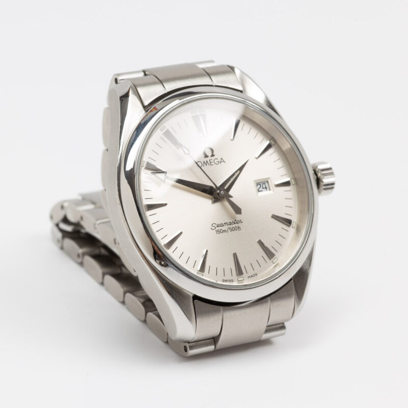 Omega Seamaster Aqua Terra 150m Ref. 2517.30. Quartz movement. Steel case and white dial. Original bracelet.