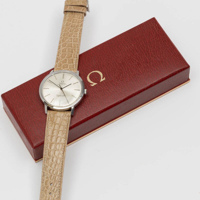 Omega Seamaster de Ville Ref. 165.008. Automatic movement. Steel case and white dial.
