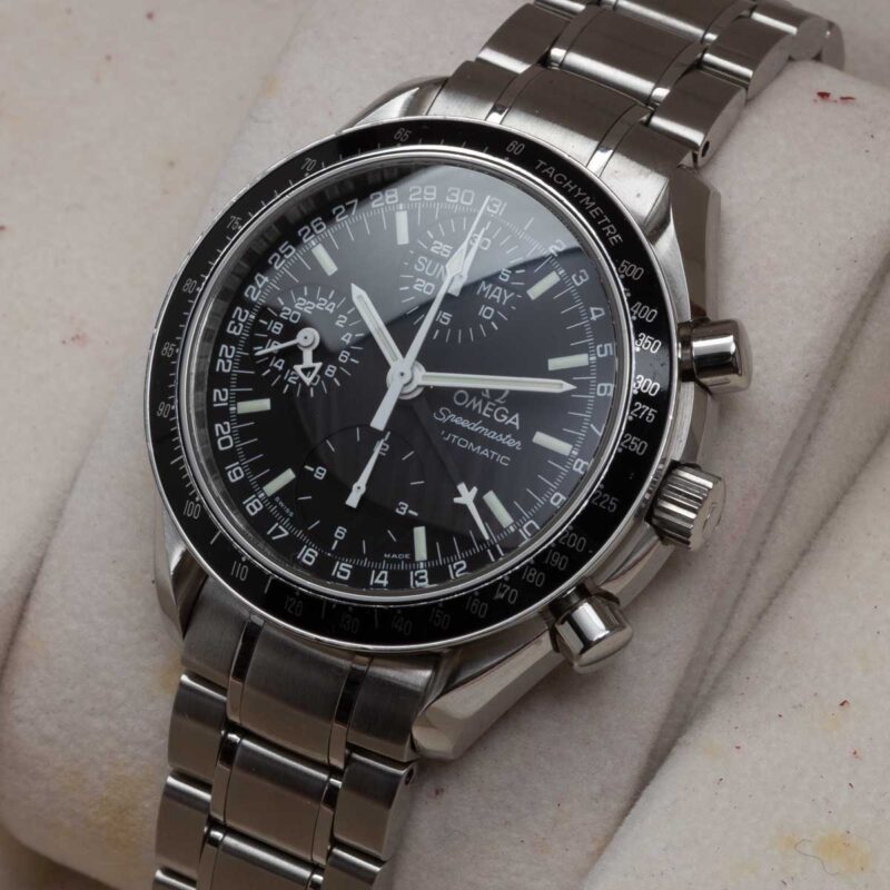 Omega Speedmaster triple calendar Ref. 3520.50. Automatic movement. Back dial and black bezel.