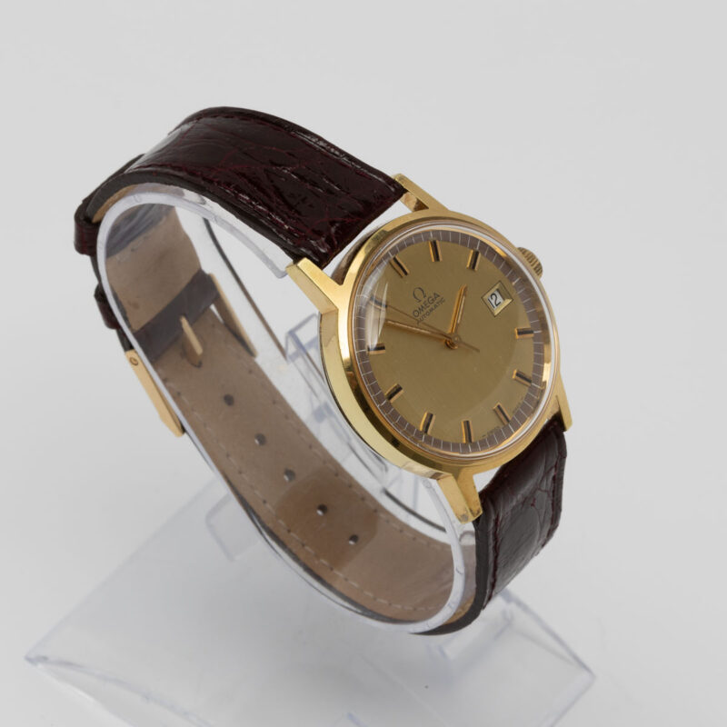Vintage gold plated Omega date Ref. 166.0098. Automatic movement. Dial with ring.