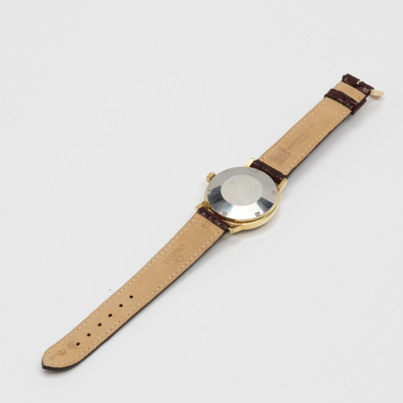 Vintage gold plated Omega date Ref. 166.0098. Automatic movement. Dial with ring.