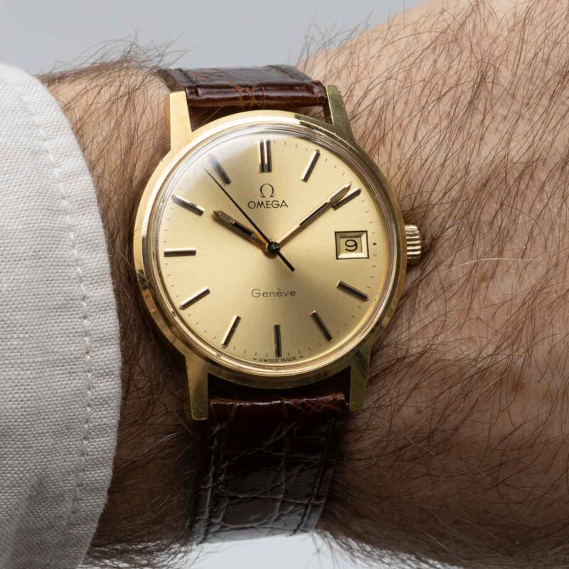 Gold plated Omega Genève Ref. 136.0098. Manual movement.