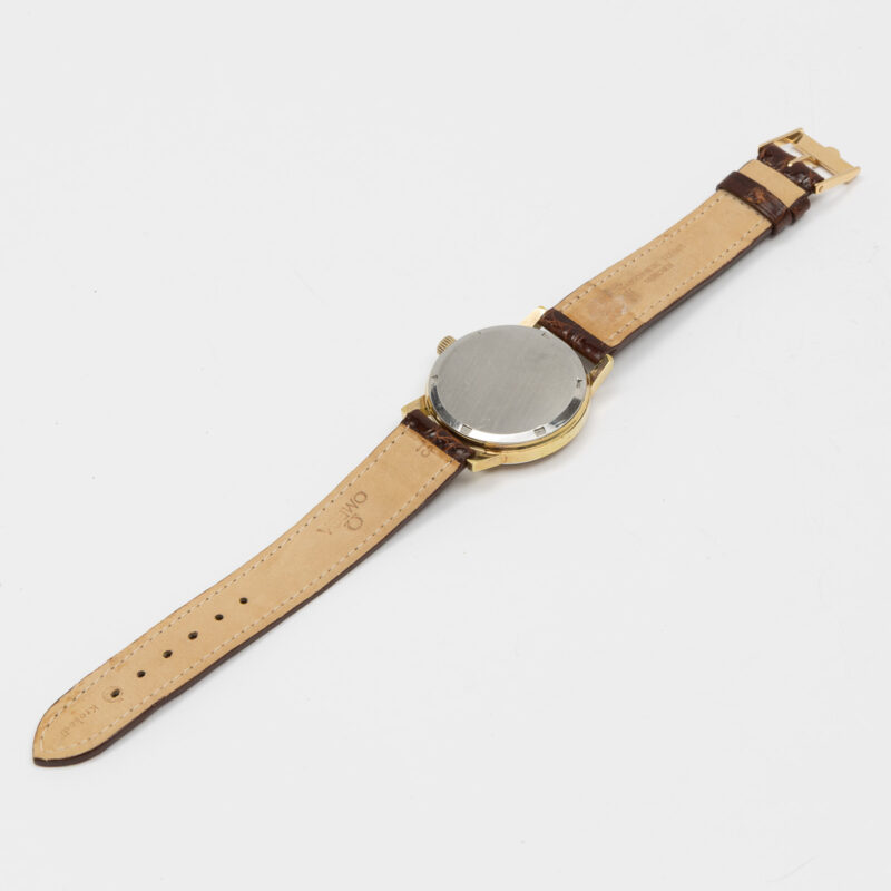 Gold plated Omega Genève Ref. 136.0098. Manual movement.