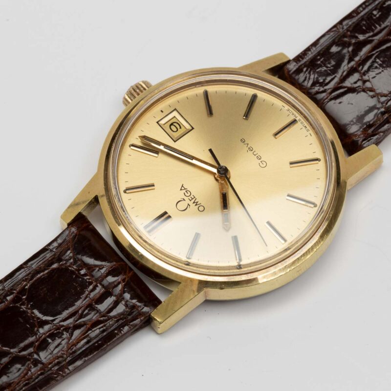 Gold plated Omega Genève Ref. 136.0098. Manual movement.