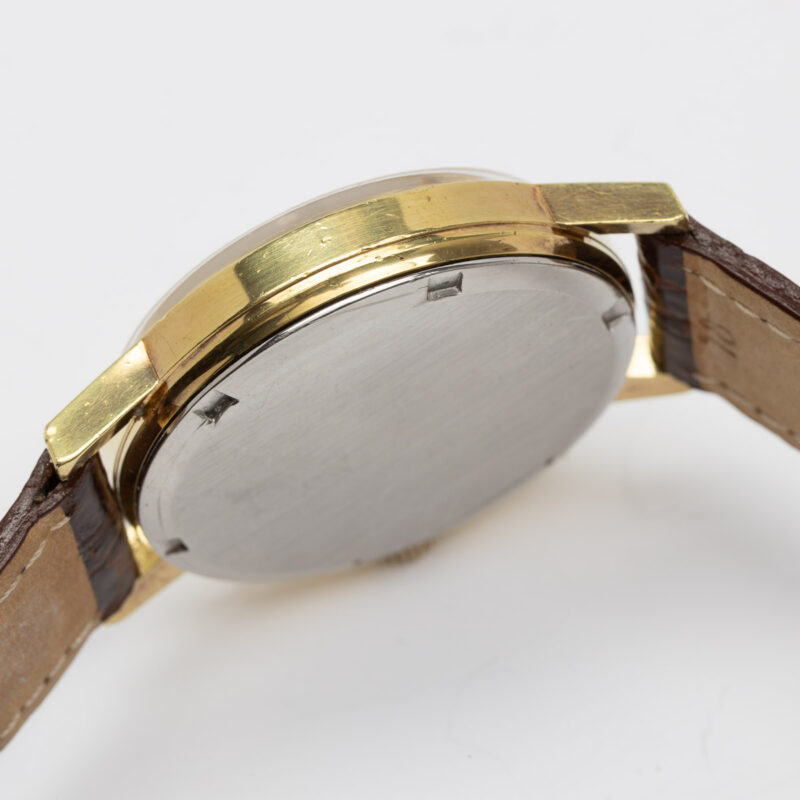 Gold plated Omega Genève Ref. 136.0098. Manual movement.