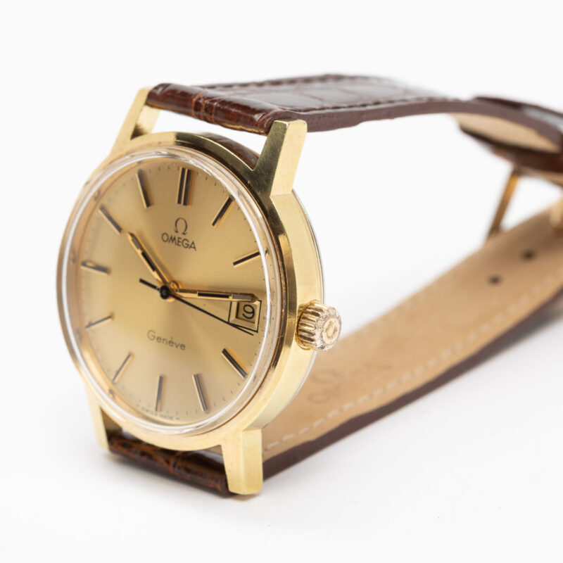Gold plated Omega Genève Ref. 136.0098. Manual movement.