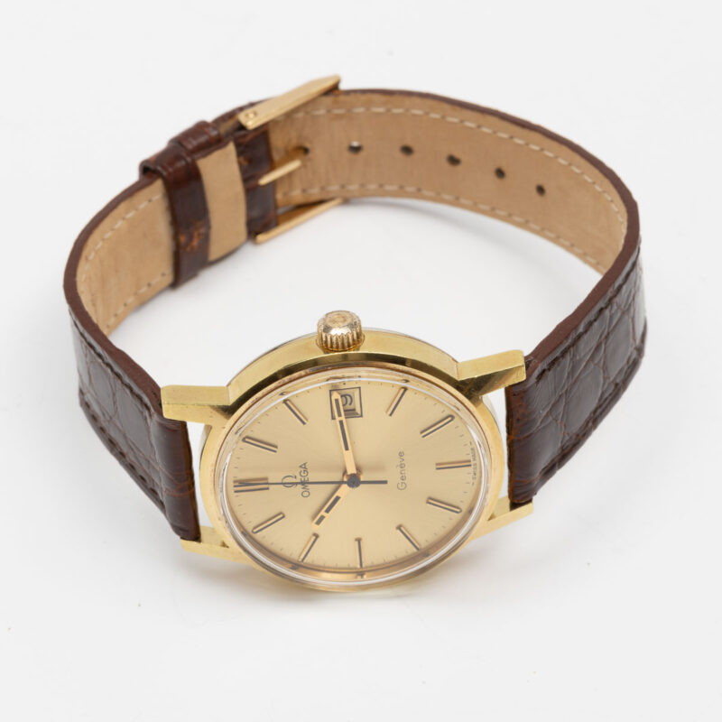Gold plated Omega Genève Ref. 136.0098. Manual movement.