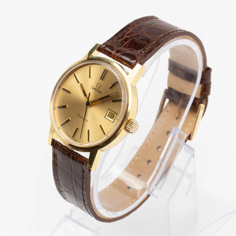 Gold plated Omega Genève Ref. 136.0098. Manual movement.