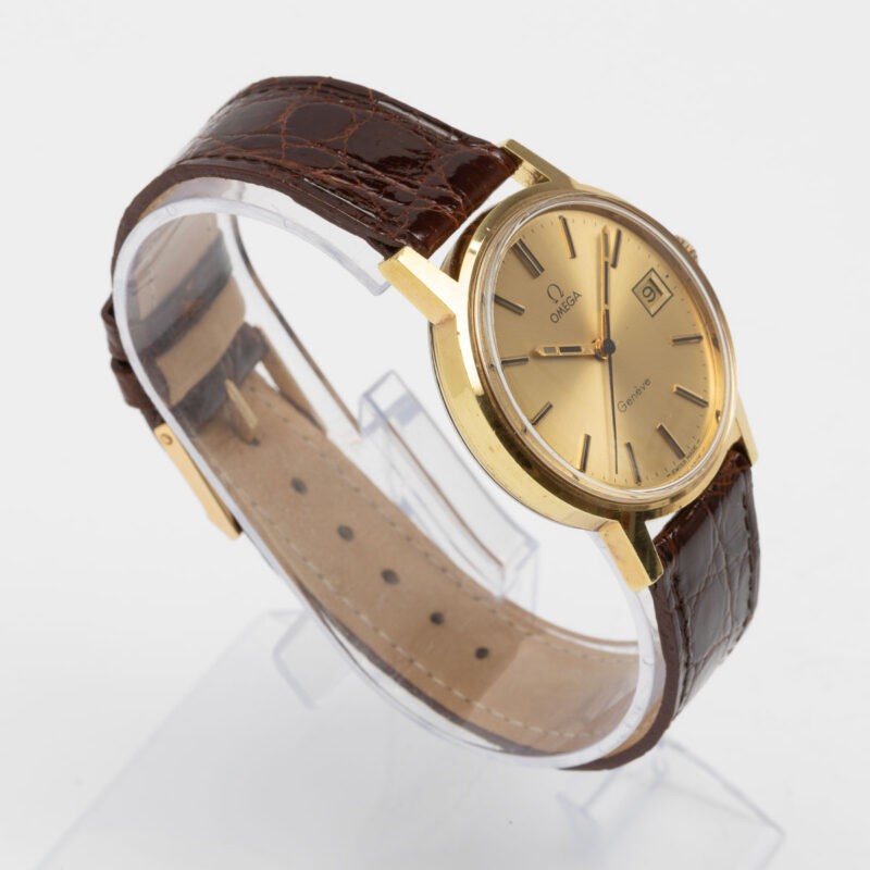 Gold plated Omega Genève Ref. 136.0098. Manual movement.