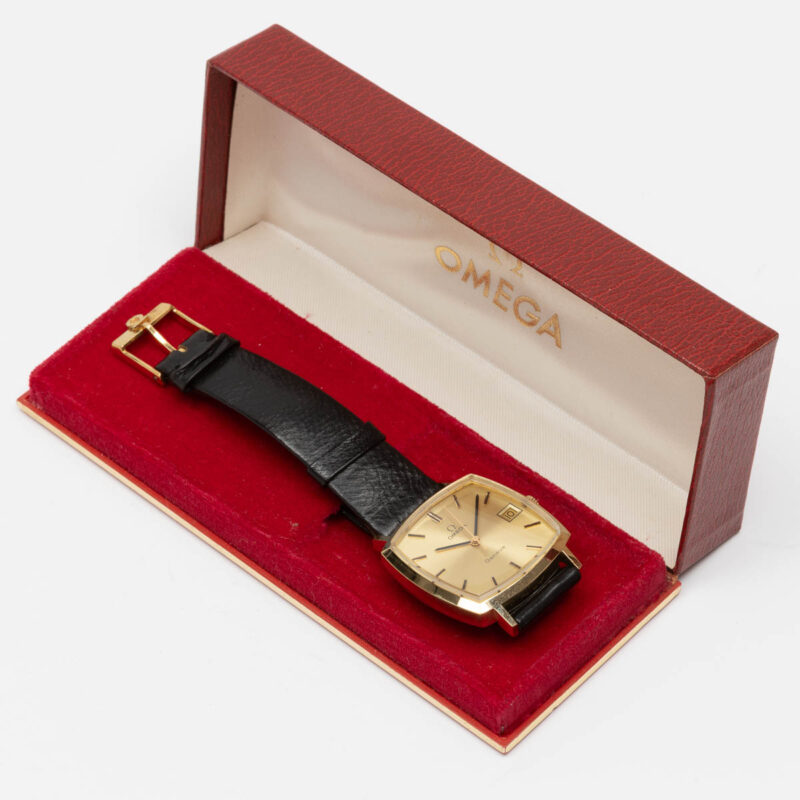 Omega Genève from 1974 Ref. 132.0052. Manual movement. Gold plated square watch. It's