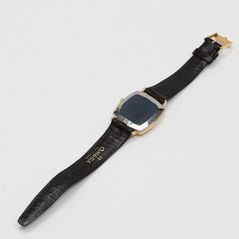 Omega Genève from 1974 Ref. 132.0052. Manual movement. Gold plated square watch.