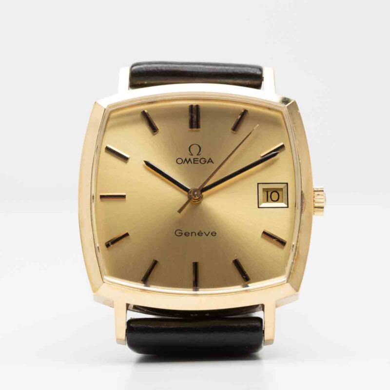 Omega Genève from 1974 Ref. 132.0052. Manual movement. Gold plated square watch.