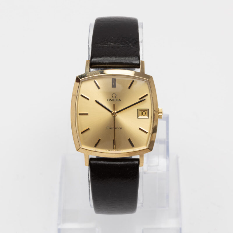 Omega Genève from 1974 Ref. 132.0052. Manual movement. Gold plated square watch.