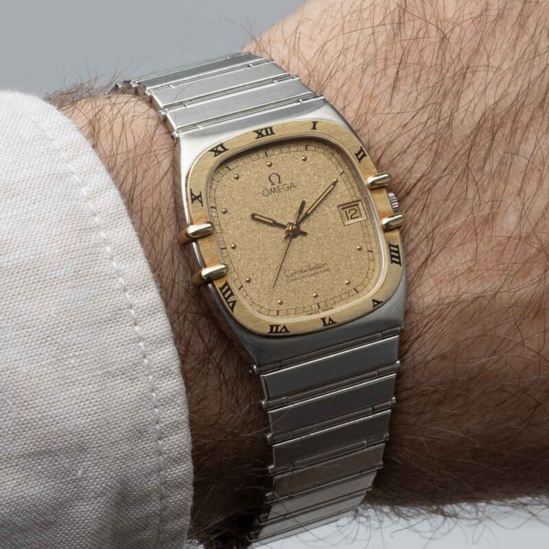 Omega Constellation Manhattan from 1984 Ref. 3980877. Quartz movement. Gold bezel. Sparkle dial.