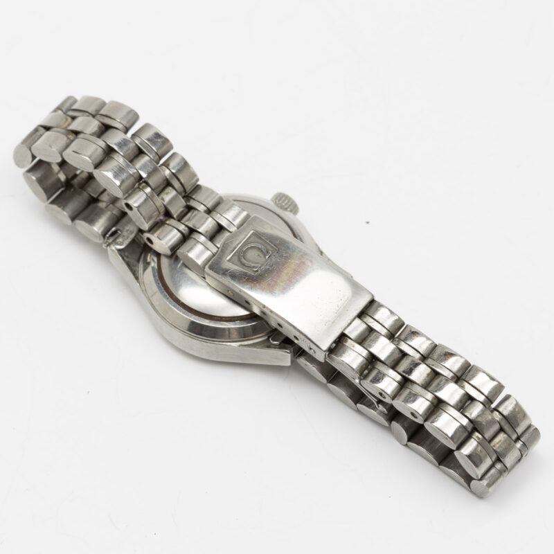 Ladies Omega Seamaster Cosmic 2000 Ref. 566.053. Automatic movement.and Steel case and white dial.