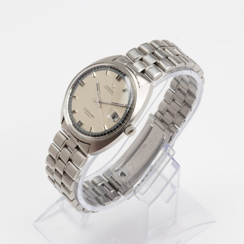 Omega Seamaster Cosmic from 1969 Ref. 166.026. Automatic movement. Dial with blue ring. Original bracelet.