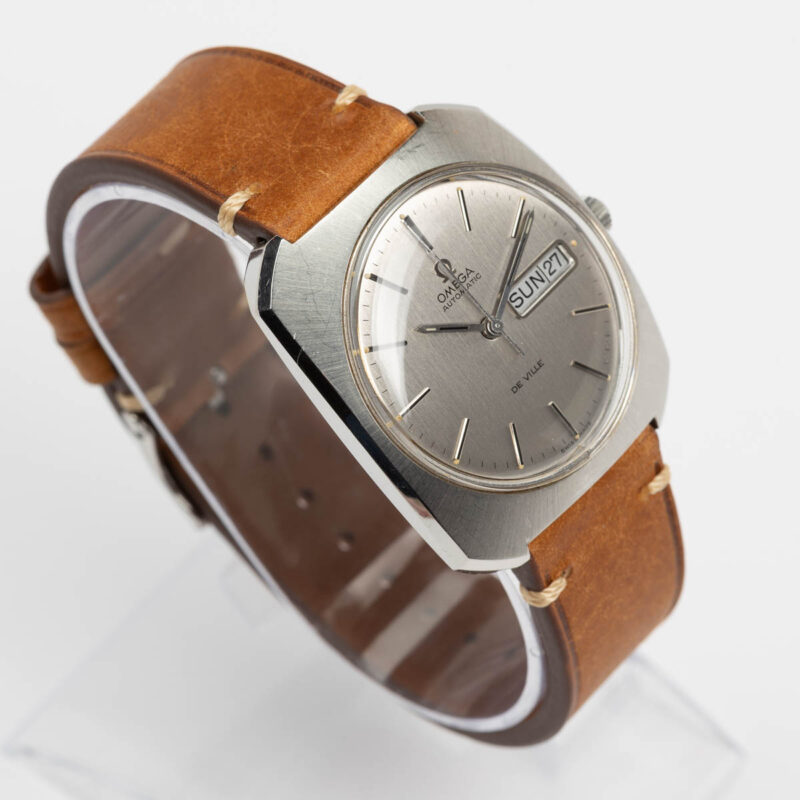Omega de Ville day/date Cal. 752 Ref. 166.095. Automatic movement. Steel case.