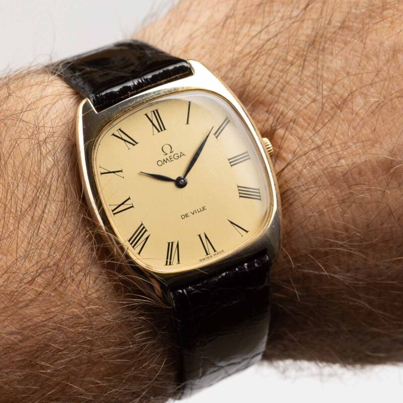 Omega de Ville Cal. 625 Ref. 111.0139. From 1978. Rectangular watch. Manual movment. Gold-plated.