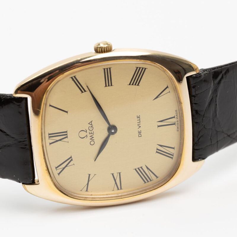 Omega de Ville Cal. 625 Ref. 111.0139. From 1978. Rectangular watch. Manual movment. Gold-plated.