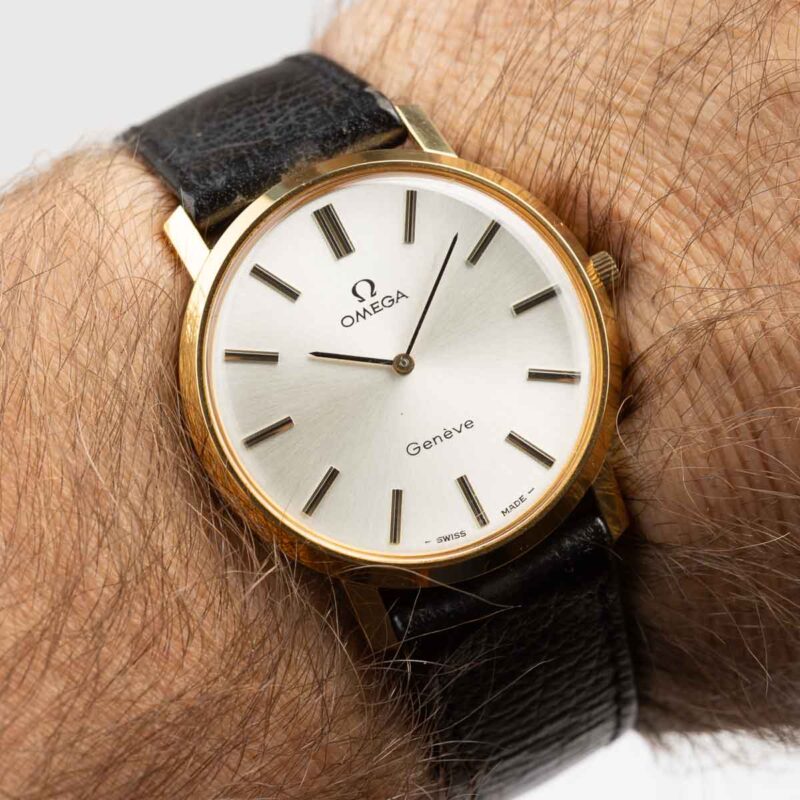 Omega Geneve Ref. 11.0110 Cal. 620. From 1971. Manual movement Gold-plated watch. White dial.