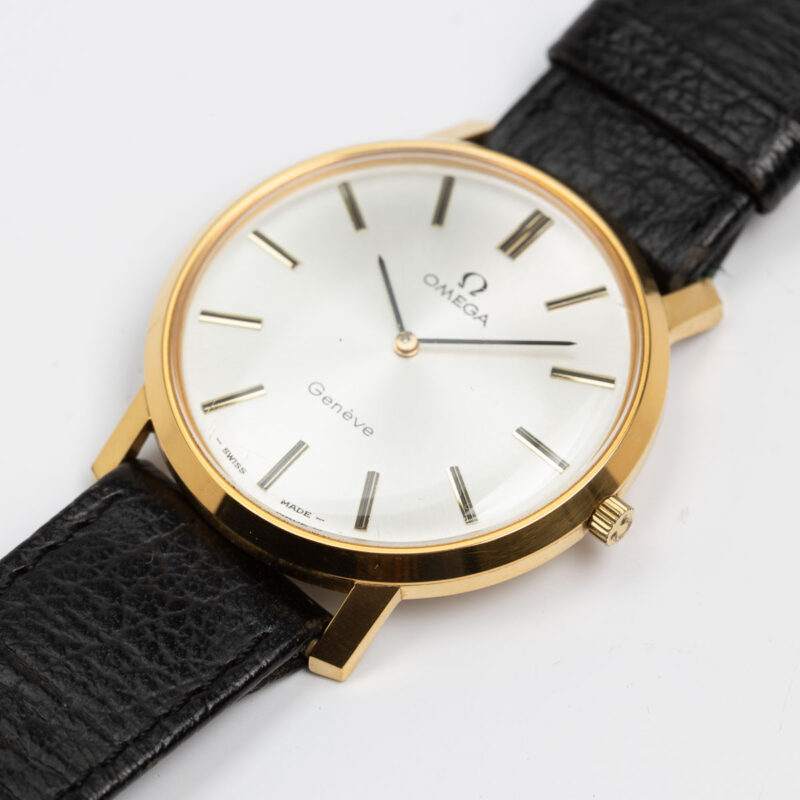 Omega Geneve Ref. 11.0110 Cal. 620. From 1971. Manual movement Gold-plated watch. White dial.
