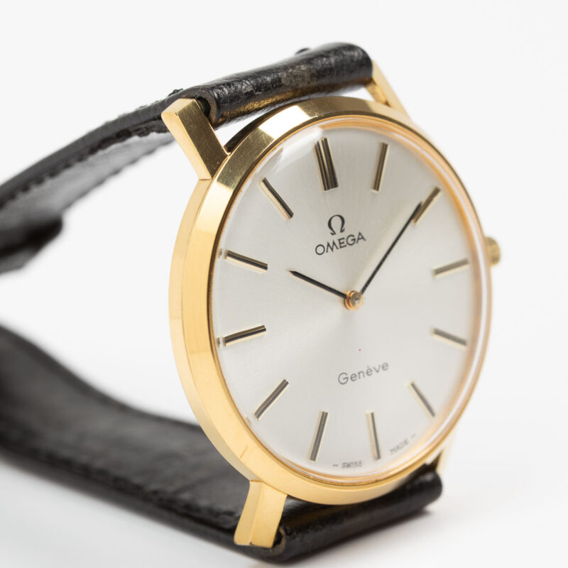 Omega Geneve Ref. 11.0110 Cal. 620. From 1971. Manual movement Gold-plated watch. White dial.