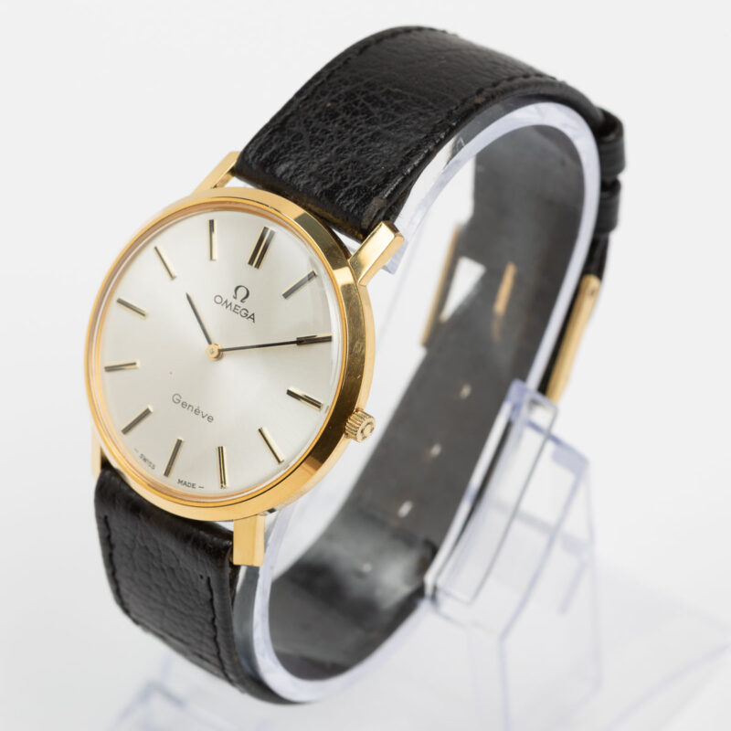 Omega Geneve Ref. 11.0110 Cal. 620. From 1971. Manual movement Gold-plated watch. White dial.