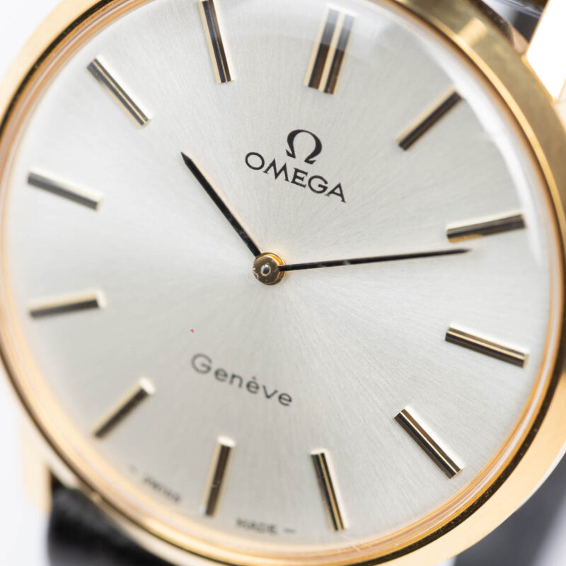 Omega Geneve Ref. 11.0110 Cal. 620. From 1971. Manual movement Gold-plated watch. White dial.