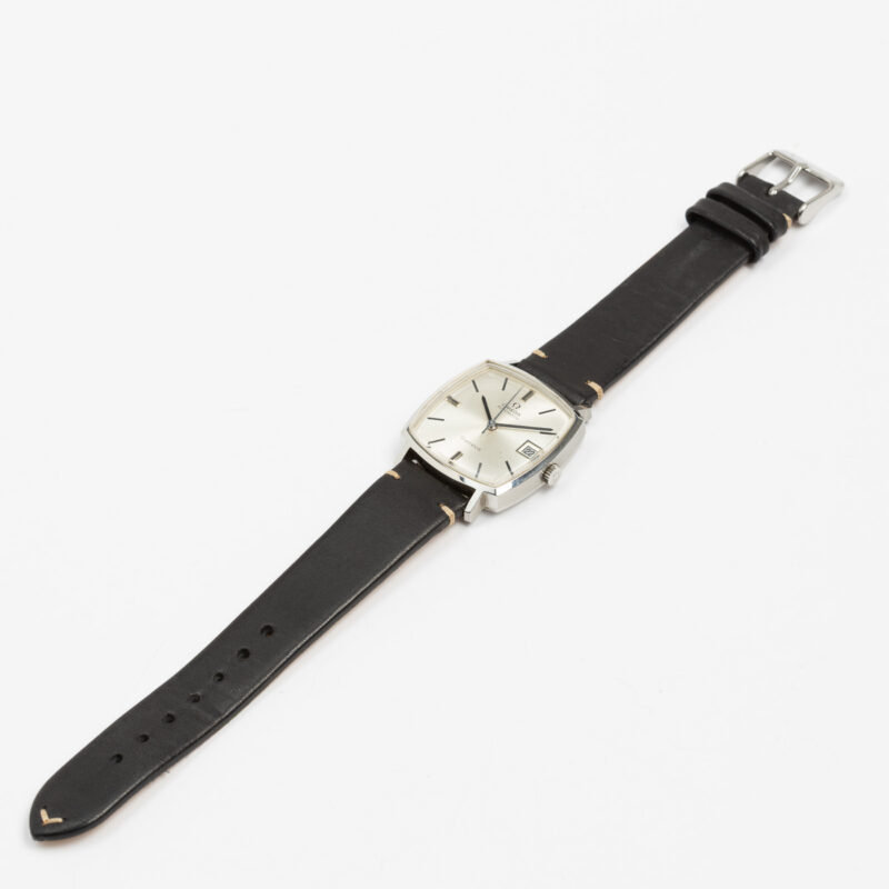 Omega Genève date Cal. 565 Ref. 162 010. From 1970. Automatic. Steel square case.