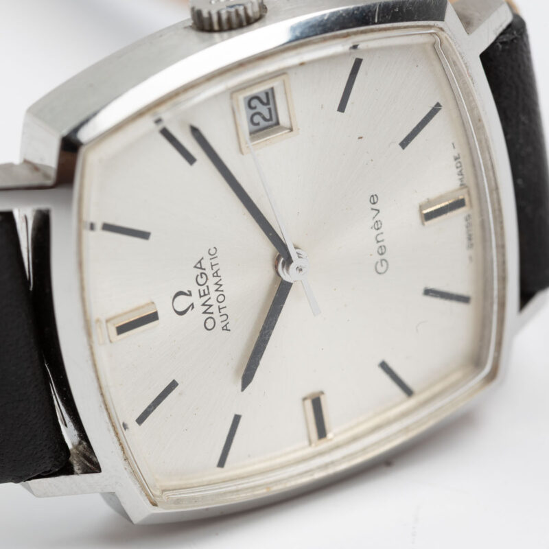 Omega Genève date Cal. 565 Ref. 162 010. From 1970. Automatic. Steel square case.