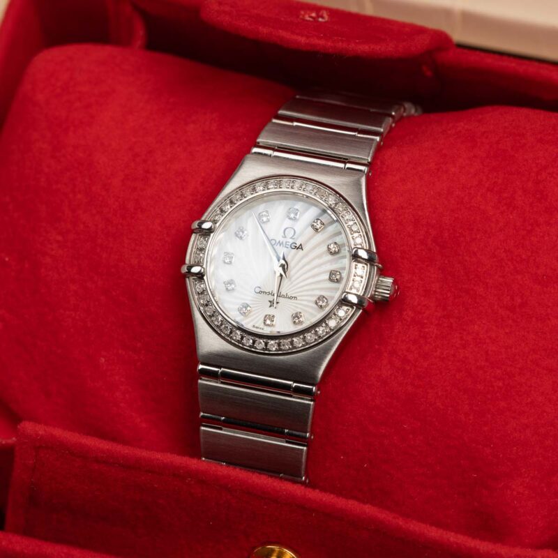 Alternative view of 1997 Omega Constellation Manhattan
