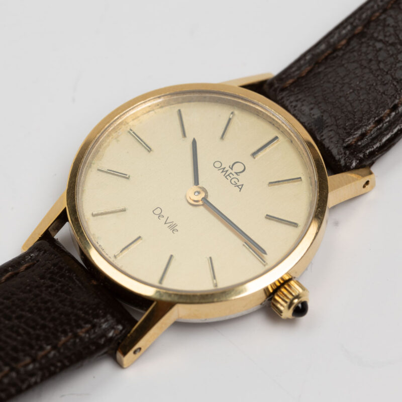 Ladies Omega de Ville Cal. 625 Ref. 511.0392. From 1979. Manual movment. Gold plated.
