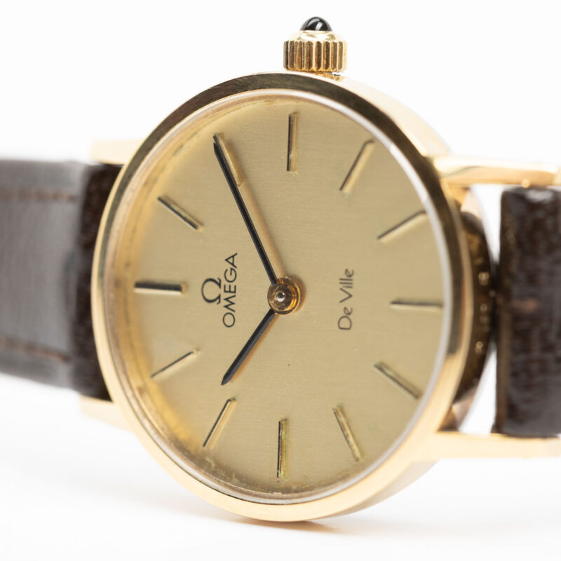 Ladies Omega de Ville Cal. 625 Ref. 511.0392. From 1979. Manual movment. Gold plated.